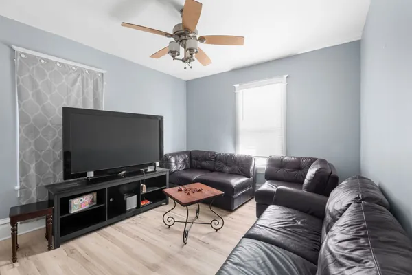 $315,000 | 544 East New York Street, Aurora, IL 60505