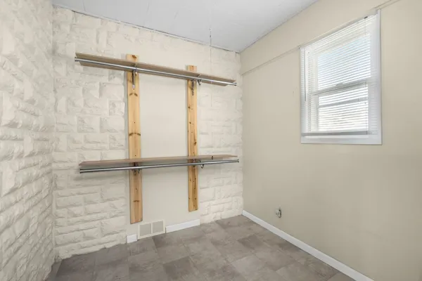 $315,000 | 544 East New York Street, Aurora, IL 60505