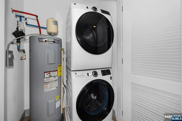 a close up view of a washer and dryer