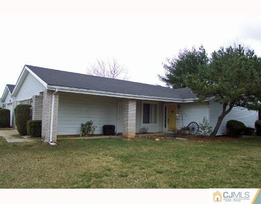 271 B Convent Road Monroe Township, NJ 08831 - Photo 4 of 6 Gallery Image 4
