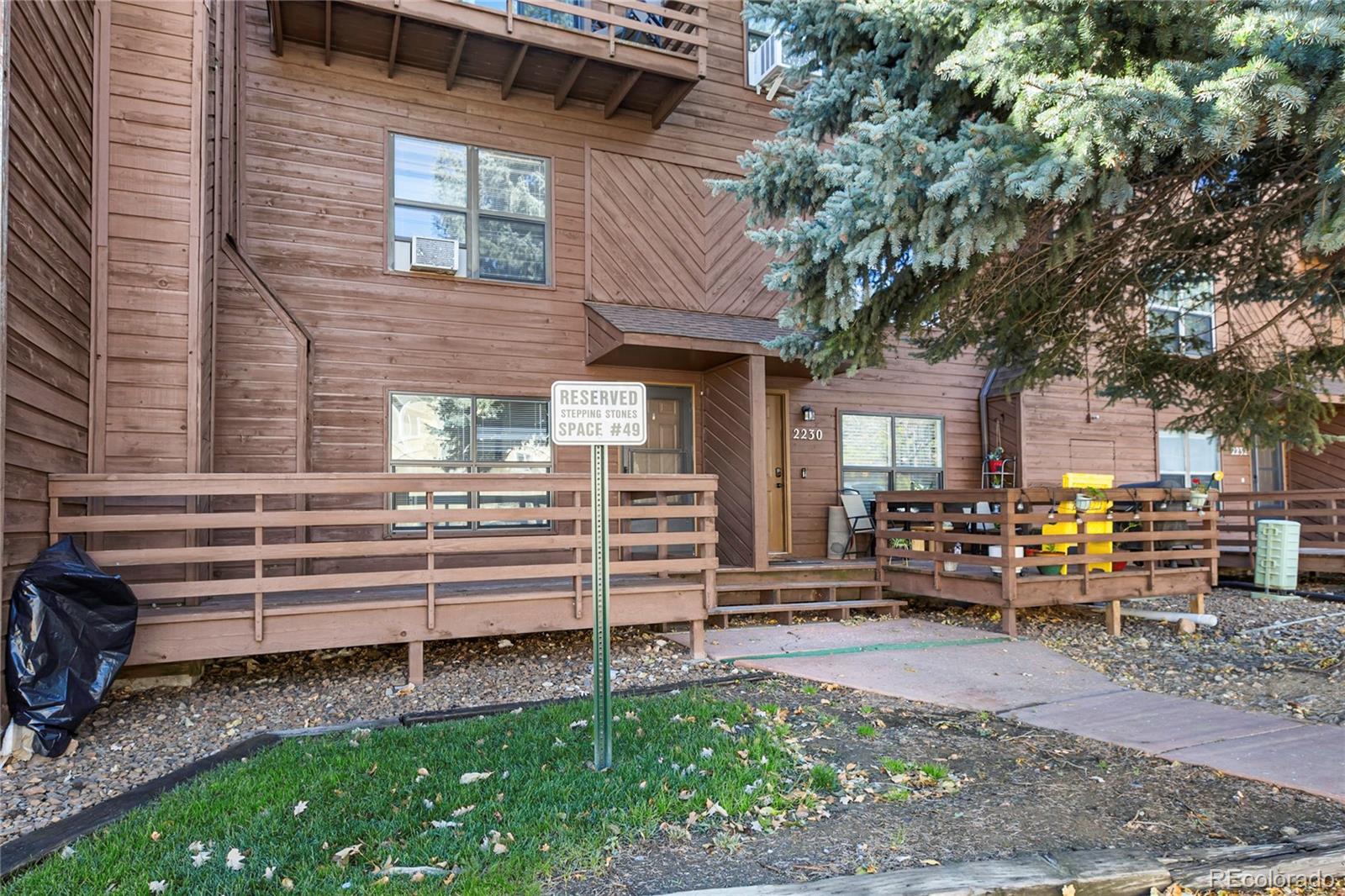 2228 Stepping Stones Way Colorado Springs, CO 80904 - Photo 2 of 31