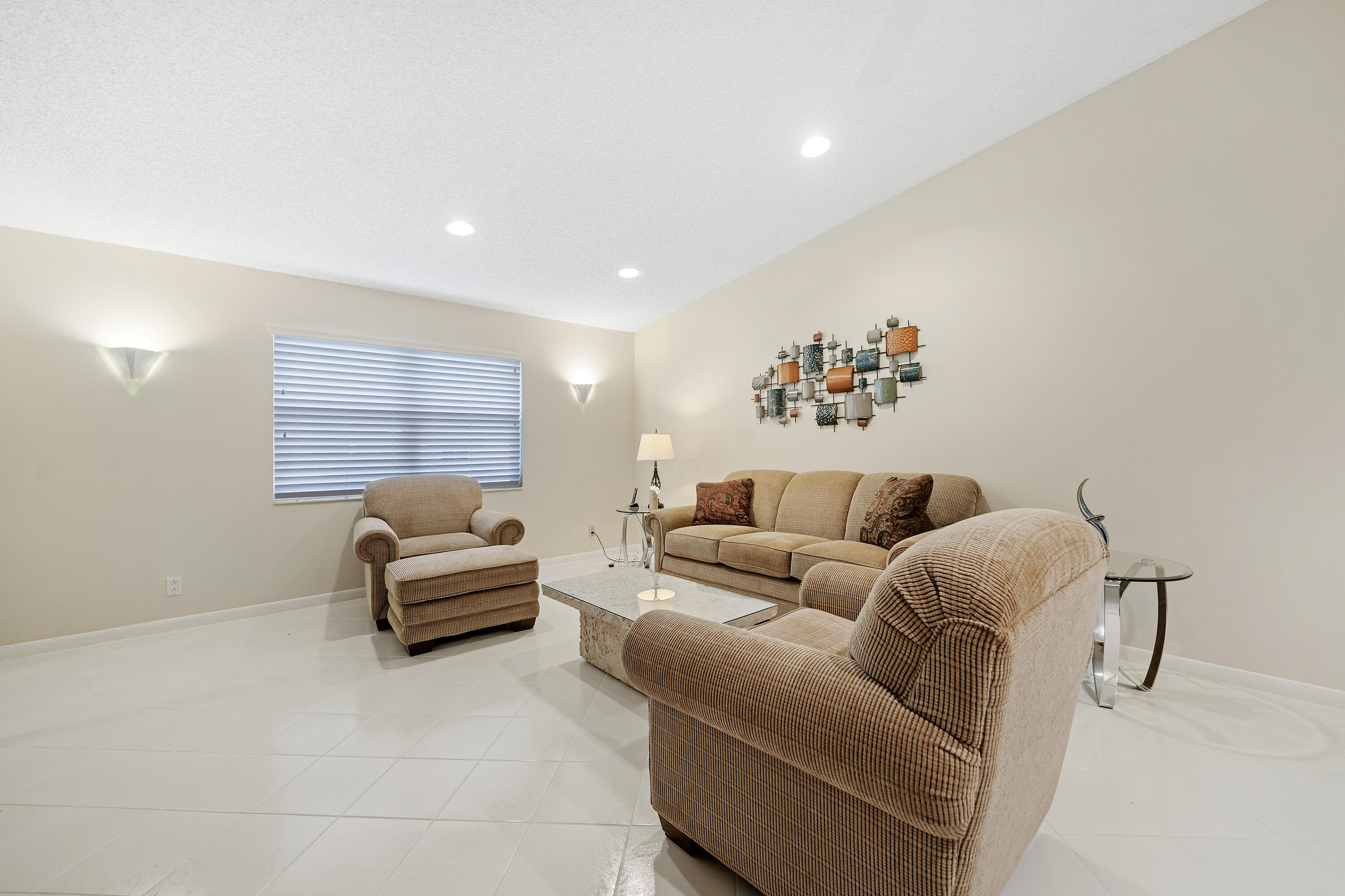 6091 Millington Way Delray Beach, FL 33484 - Photo 4 of 33 6091MillingtonWayDB2-003