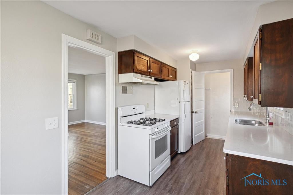 807 Waybridge Road Toledo, OH 43612 - Photo 12 of 32 Gallery Image 12