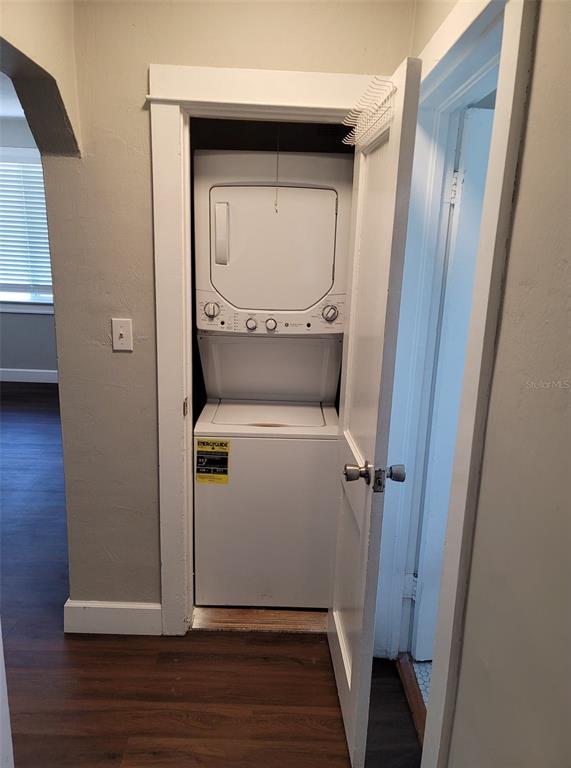 3301 West Woodlawn Avenue Tampa, FL 33607 - Photo 26 of 39 a utility room with a washer and dryer