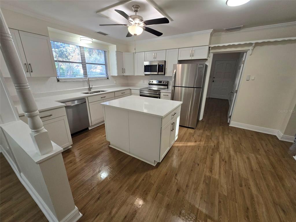 3301 West Woodlawn Avenue Tampa, FL 33607 - Photo 9 of 39