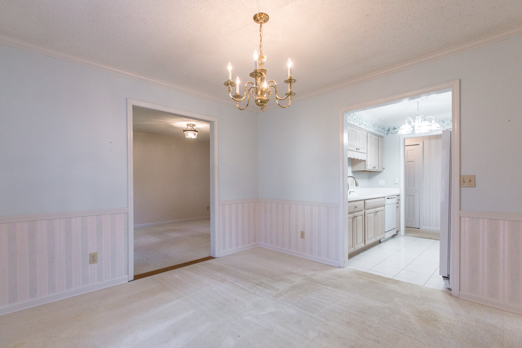 6700 Newburgh Road Evansville, IN 47715 - Photo 13 of 36 Gallery Image 13