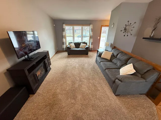 $289,900 | 1419 Dayton Drive, Janesville, WI 53546