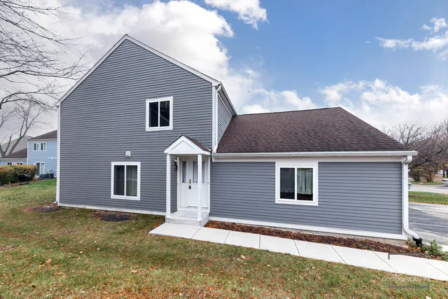 $2,300 | 2691 Stanton Court, Aurora, IL 60502