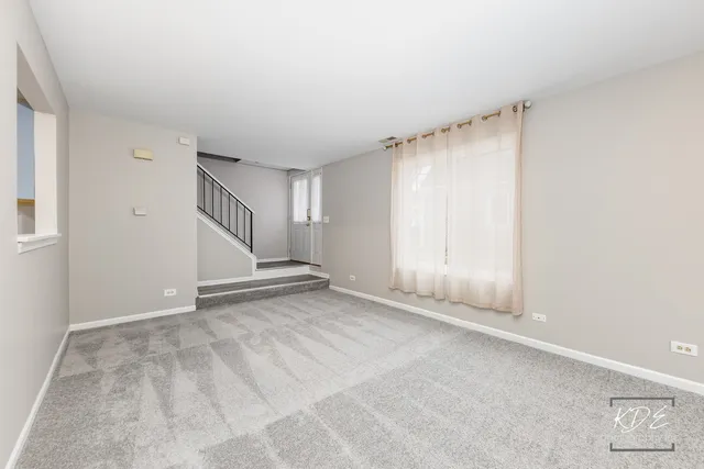 $2,300 | 2691 Stanton Court, Aurora, IL 60502