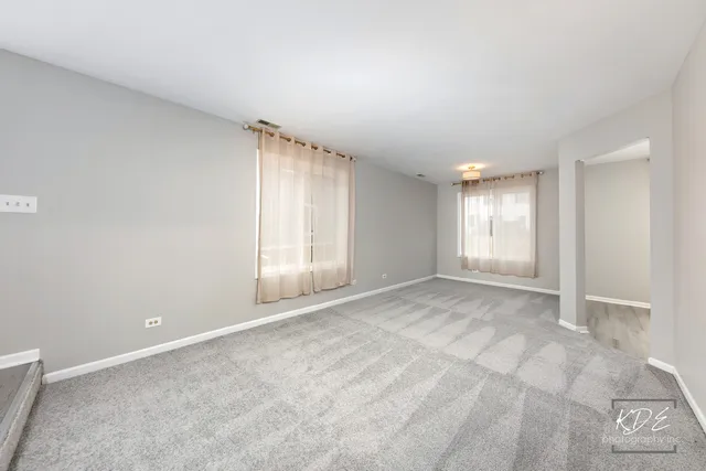 $2,300 | 2691 Stanton Court, Aurora, IL 60502