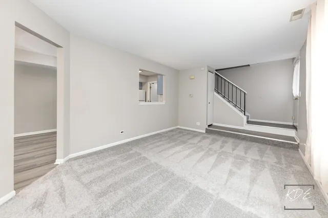 $2,300 | 2691 Stanton Court, Aurora, IL 60502