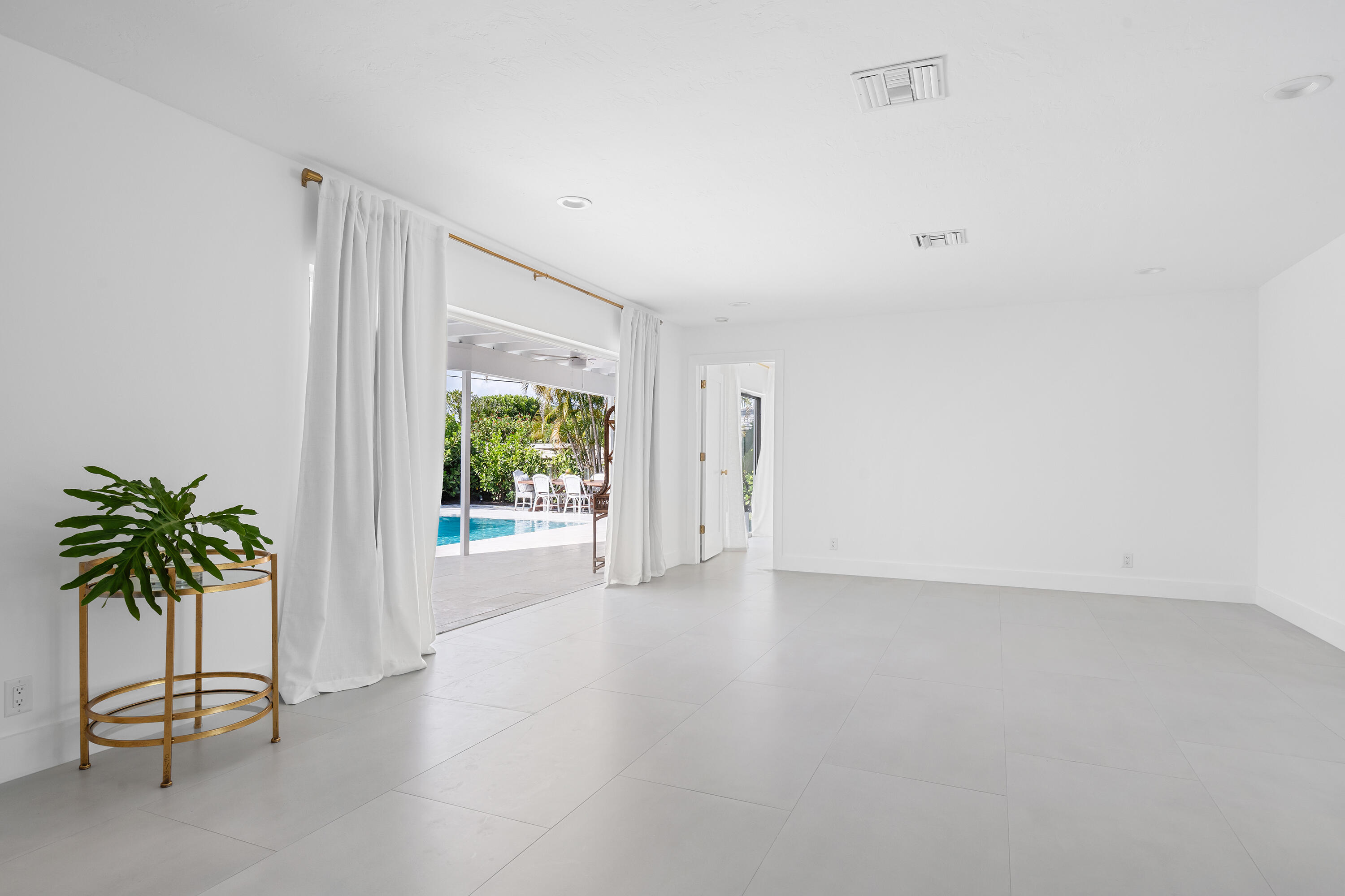 12 Southeast Hitching Post Circle Tequesta, FL 33469 - Photo 25 of 65 12 Hitching Post Circle Tequesta 2-3