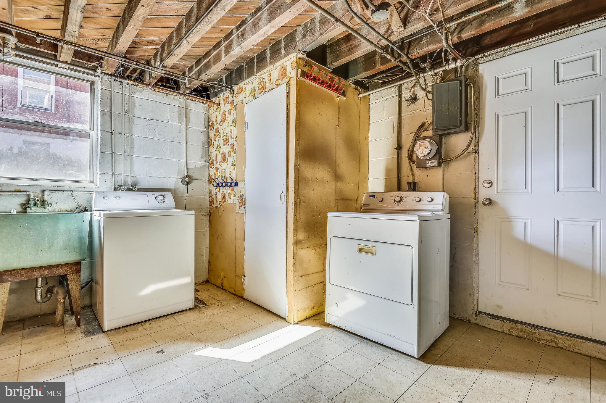 3720 Greenvale Road Baltimore, MD 21229 - Photo 4 of 26 Gallery Image 4