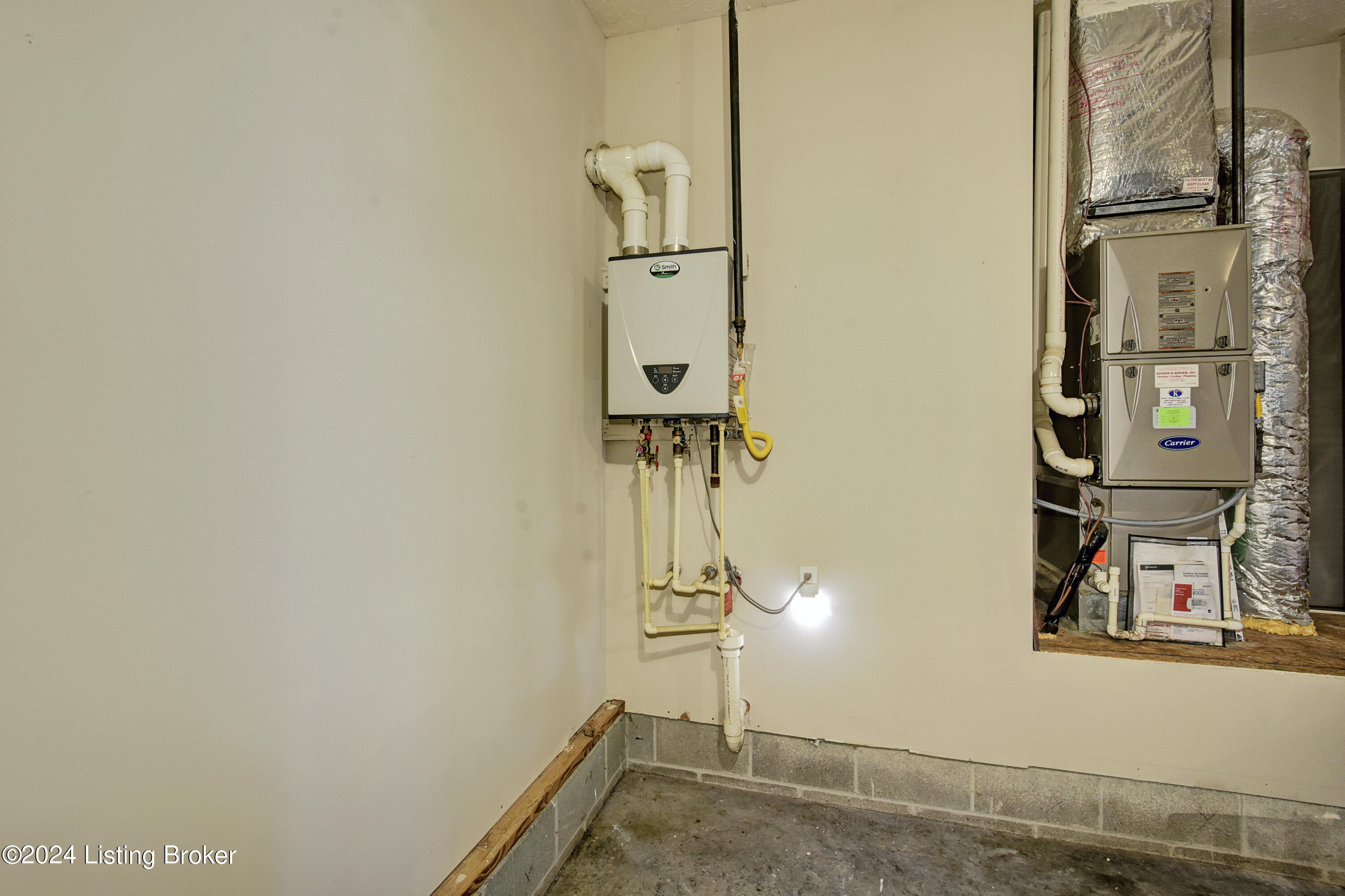 9554 Brooks Bend Road Louisville, KY 40258 - Photo 31 of 37 Tankless Water Heater is an Upgrade!