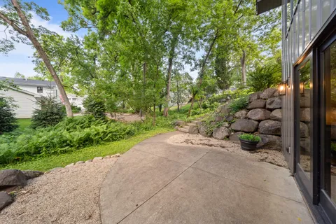 $1,795,000 | 853 Sauganash Drive, Fontana, WI 53125