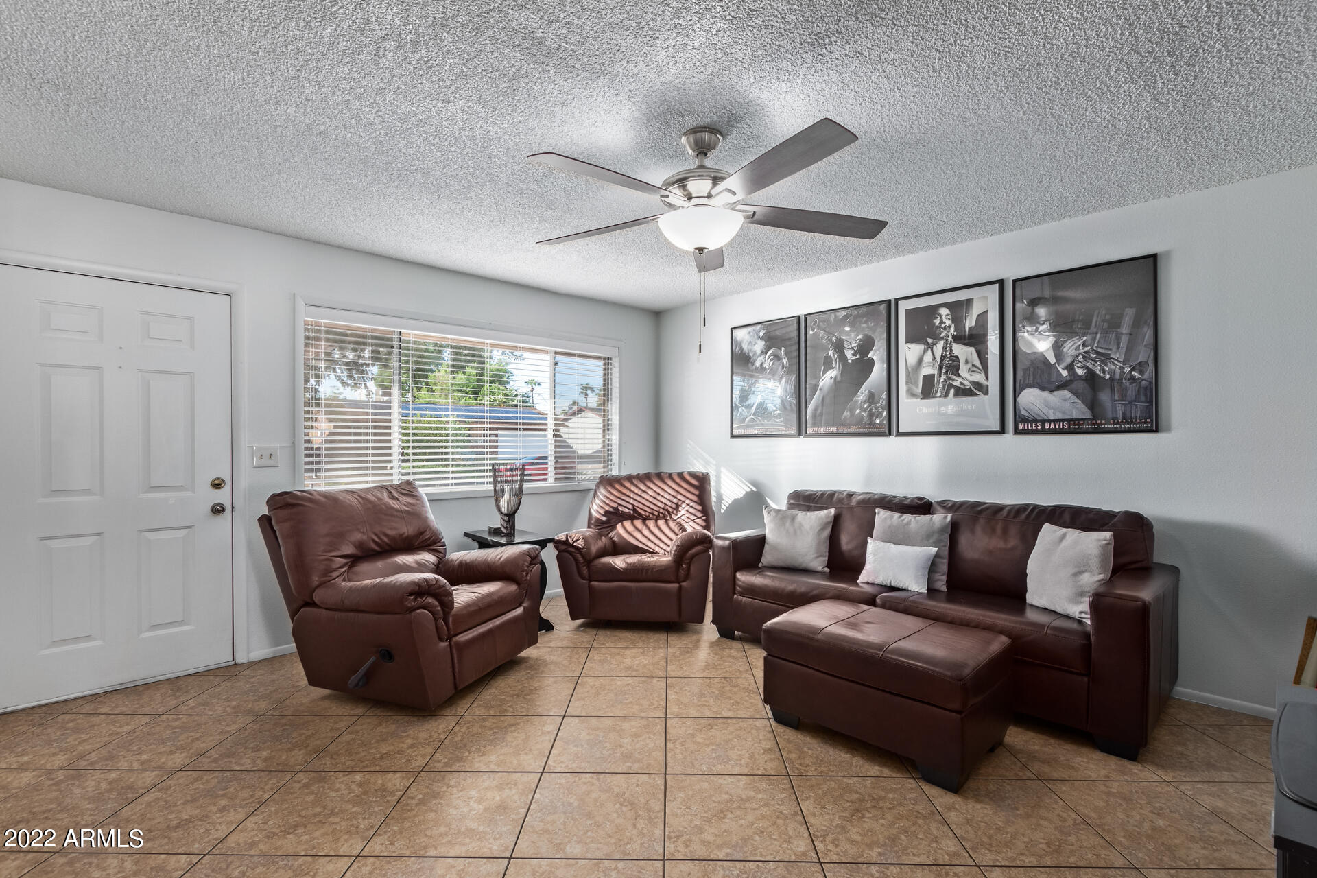 2501 East John Cabot Road Phoenix, AZ 85032 - Photo 5 of 23 0004-04 - John Cabot