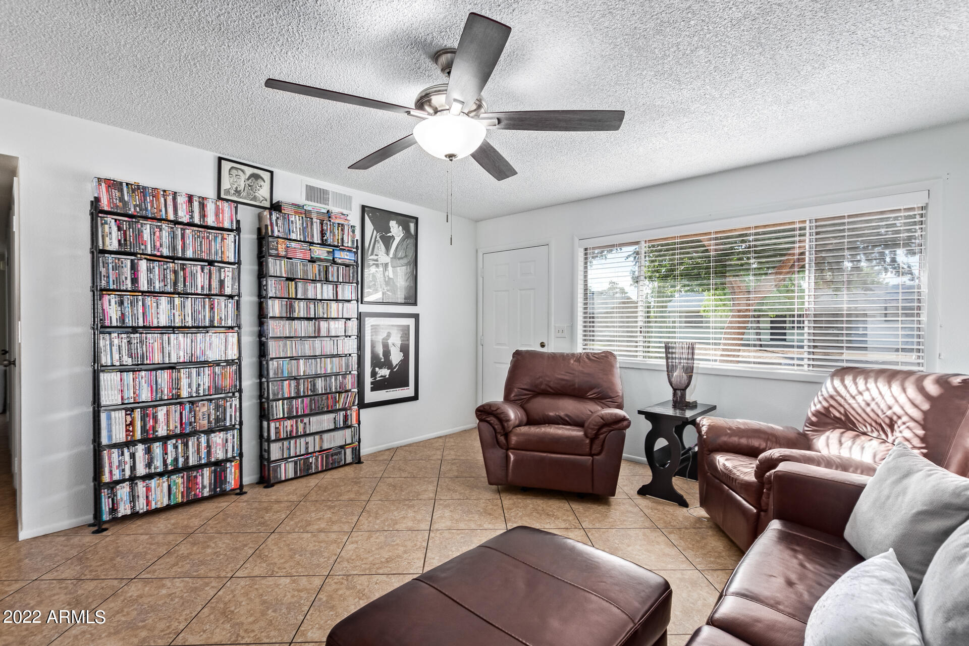 2501 East John Cabot Road Phoenix, AZ 85032 - Photo 6 of 23 0005-05 - John Cabot