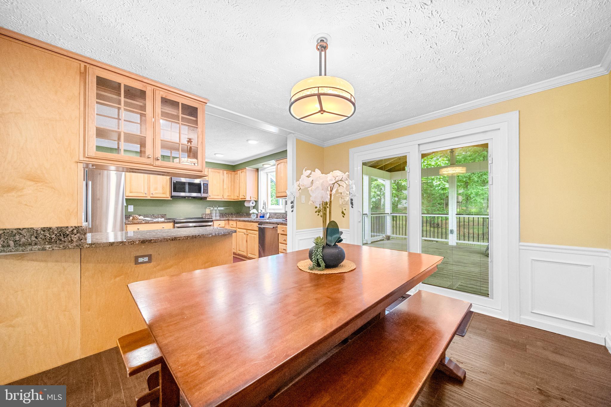 207 Silverleaf Drive Sterling, VA 20164 - Photo 12 of 50 Dining Room off Kitchen w/ door to screened porch