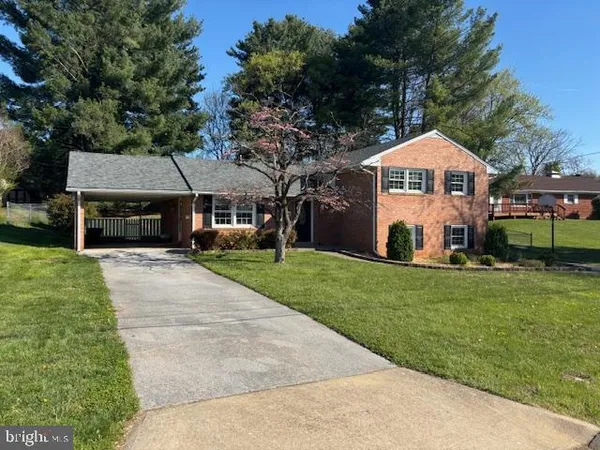 $379,900 | 1048 Wine Street, Front Royal, VA 22630