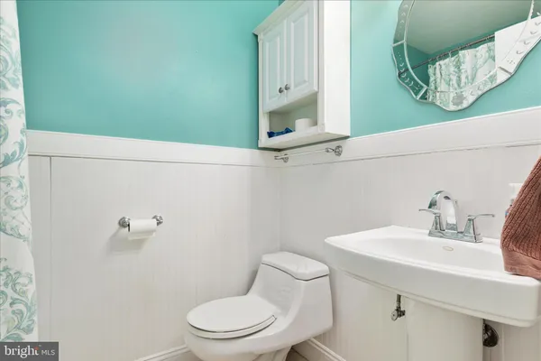 $379,900 | 1048 Wine Street, Front Royal, VA 22630