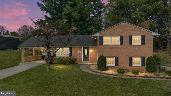 $379,900 | 1048 Wine Street, Front Royal, VA 22630