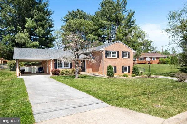 $379,900 | 1048 Wine Street, Front Royal, VA 22630