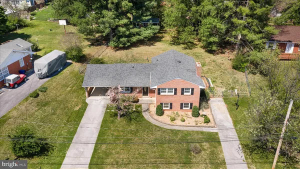 $379,900 | 1048 Wine Street, Front Royal, VA 22630