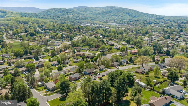 $379,900 | 1048 Wine Street, Front Royal, VA 22630