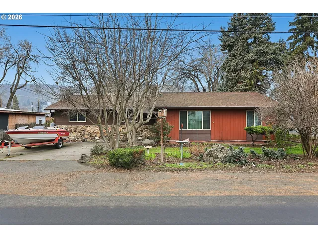 $399,950 | 3244 West 7th Street, The Dalles, OR 97058