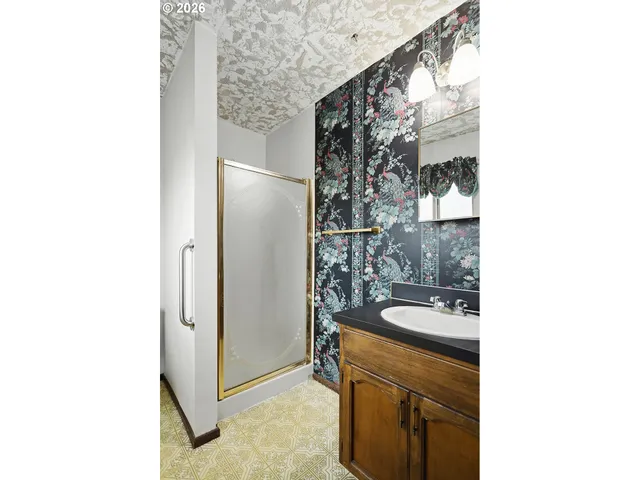 $399,950 | 3244 West 7th Street, The Dalles, OR 97058