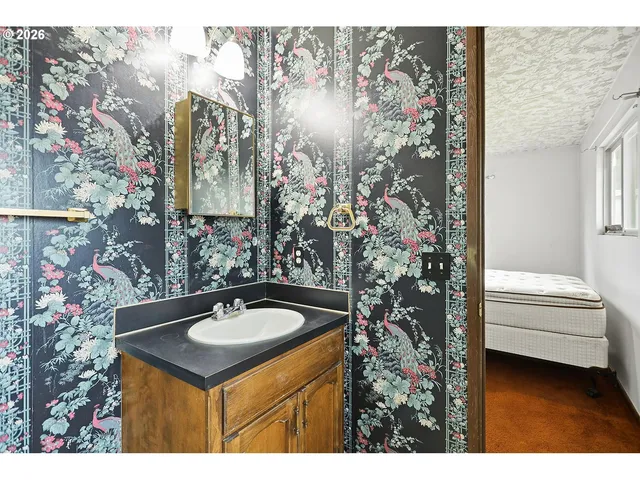 $399,950 | 3244 West 7th Street, The Dalles, OR 97058