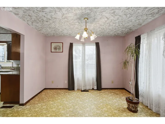 $399,950 | 3244 West 7th Street, The Dalles, OR 97058