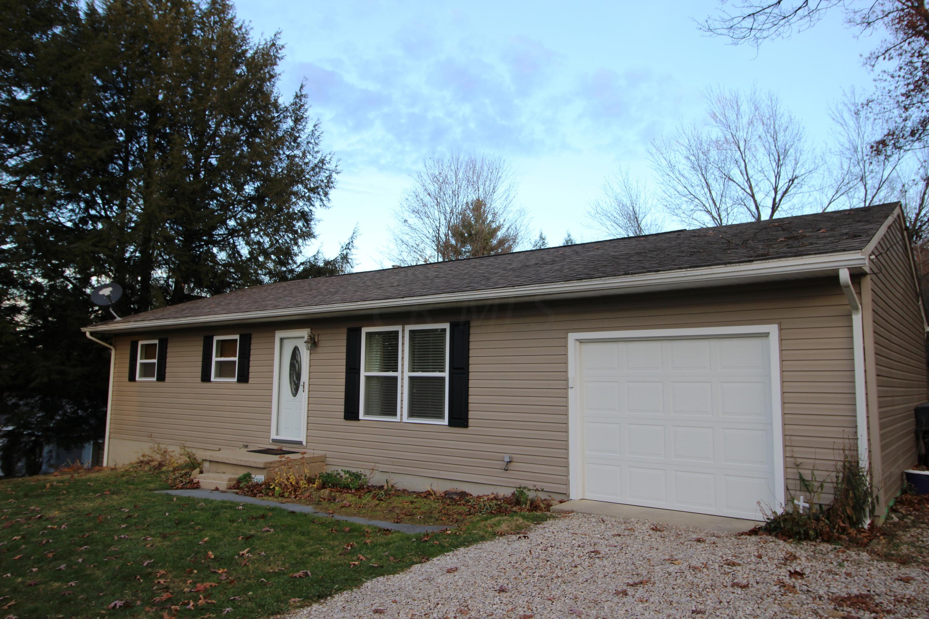 5281 Fairmount Road Newark, OH 43056 - Photo 2 of 30