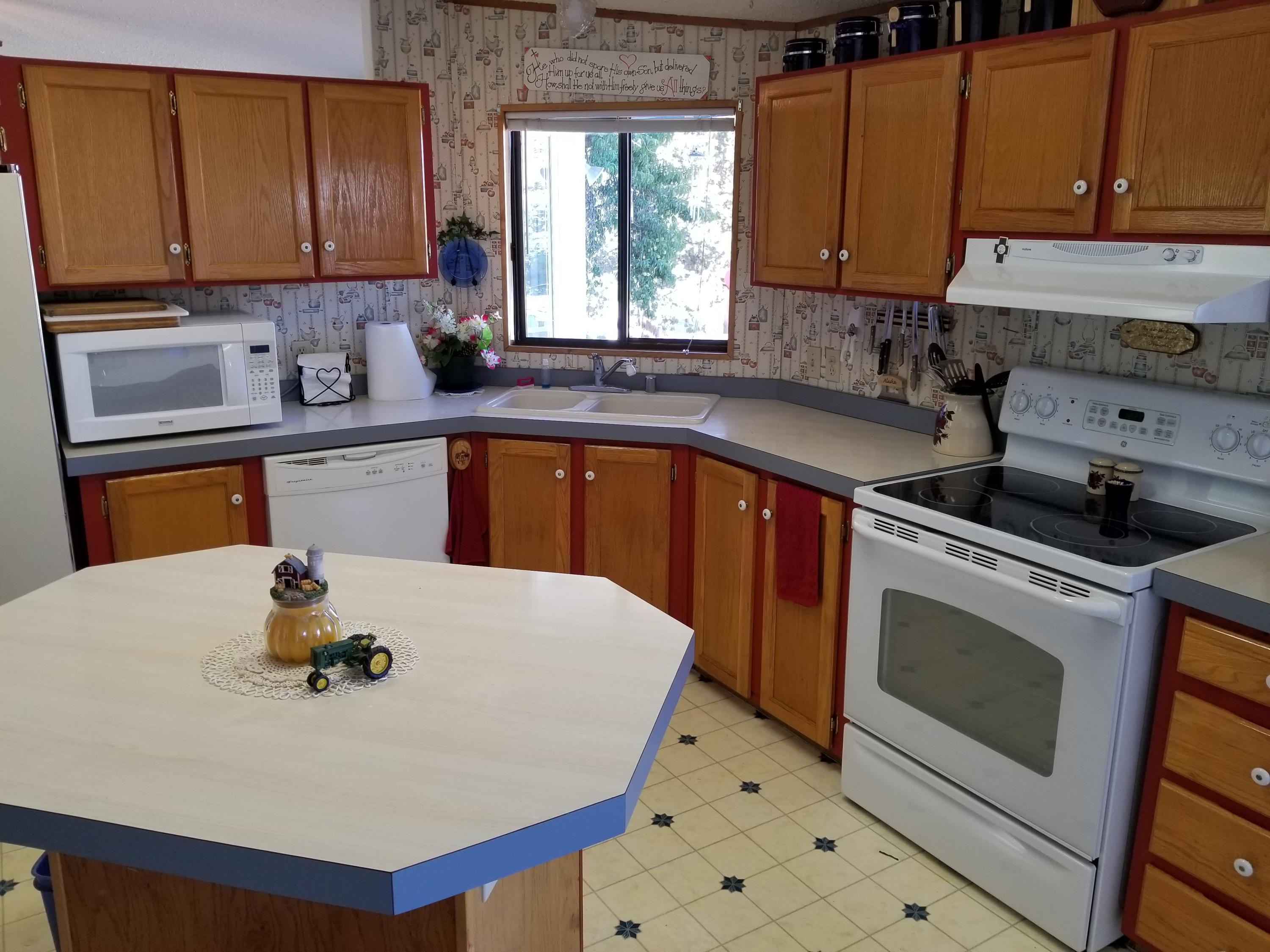 974 Southwest Crestview Road Prineville, OR 97754 - Photo 11 of 38 20200831_122801