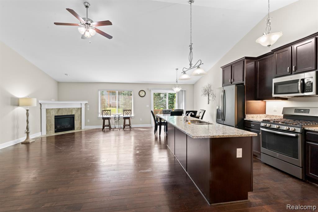 457 Hosta Howell, MI 48843 - Photo 6 of 34 Gallery Image 6