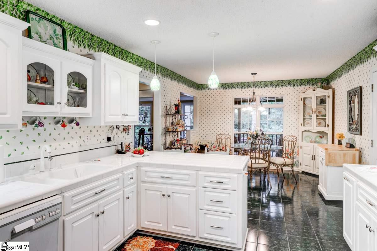 111 Robertson Road Taylors, SC 29687 - Photo 12 of 36 Gallery Image 12