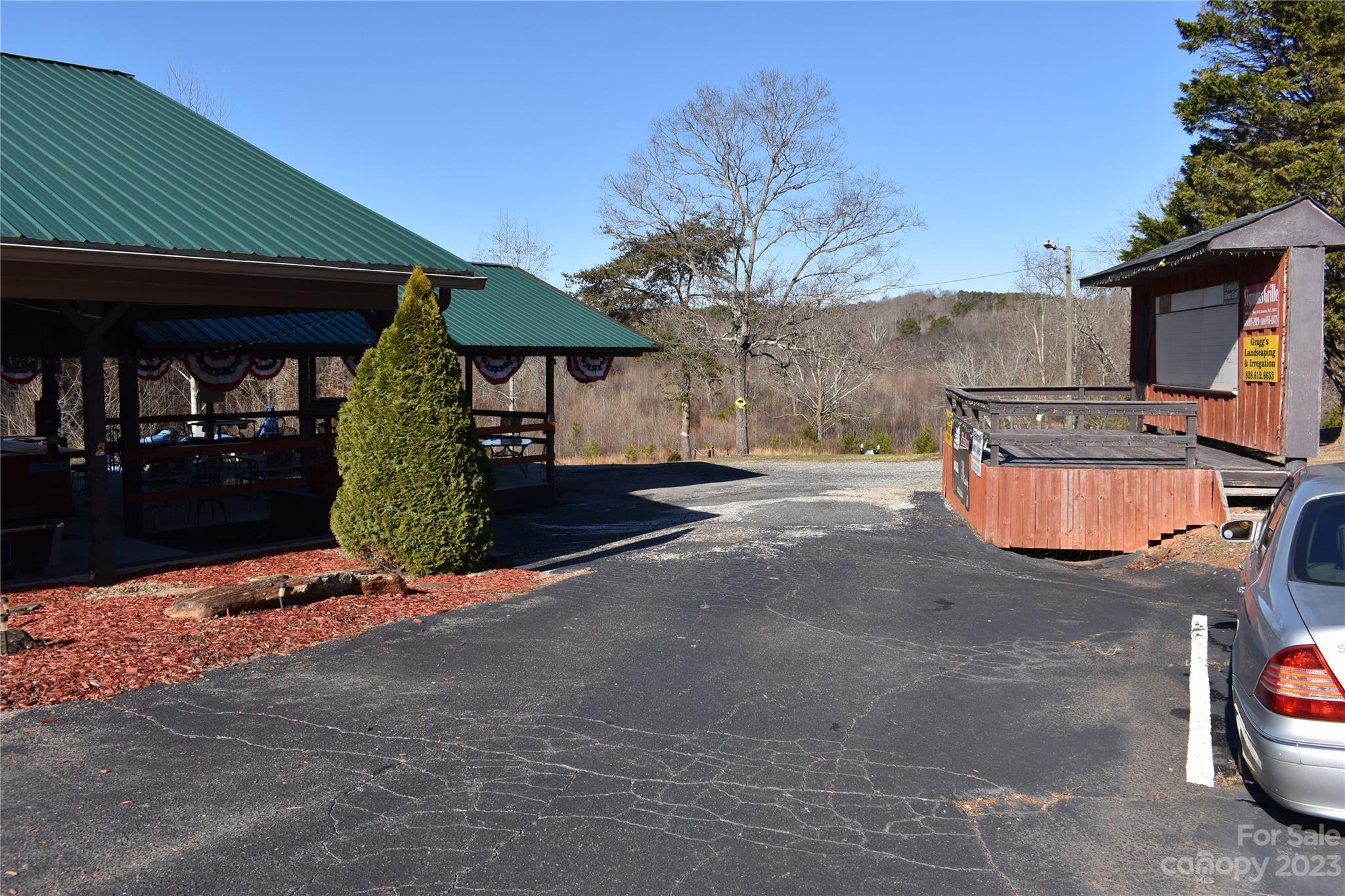 2575 Mountain View Road Hickory, NC 28602 - Photo 10 of 17 Gallery Image 10