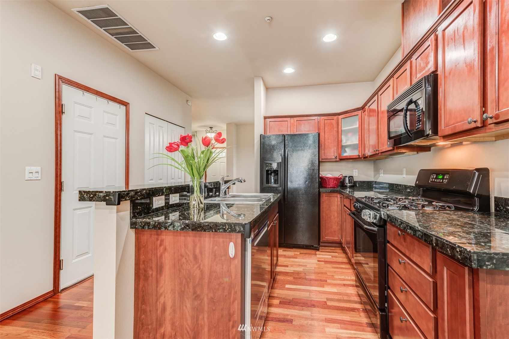21606 10th Court Southeast Bothell, WA 98021 - Photo 17 of 37