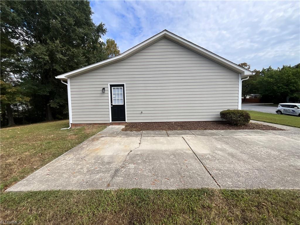 2711 Ingleside Drive High Point, NC 27265 - Photo 24 of 24