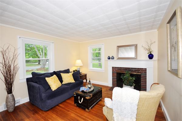 467 Laws Brook Road Concord, MA 01742 - Photo 6 of 25 Gallery Image 6