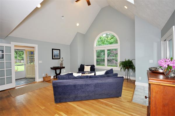 467 Laws Brook Road Concord, MA 01742 - Photo 10 of 25 Gallery Image 10