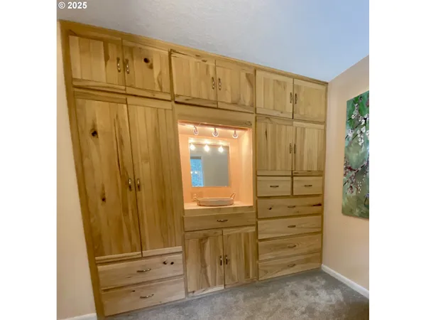 a view of walk in closet