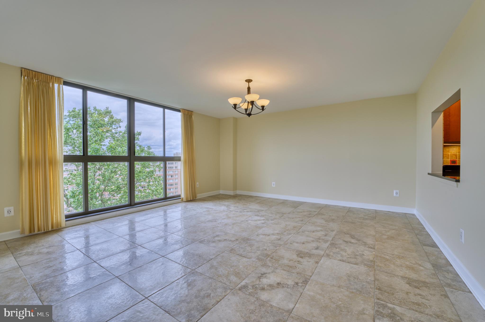 1101 South Arlington Ridge Road, Unit 616 Arlington, VA 22202 - Photo 22 of 57 Expansive Dining Room