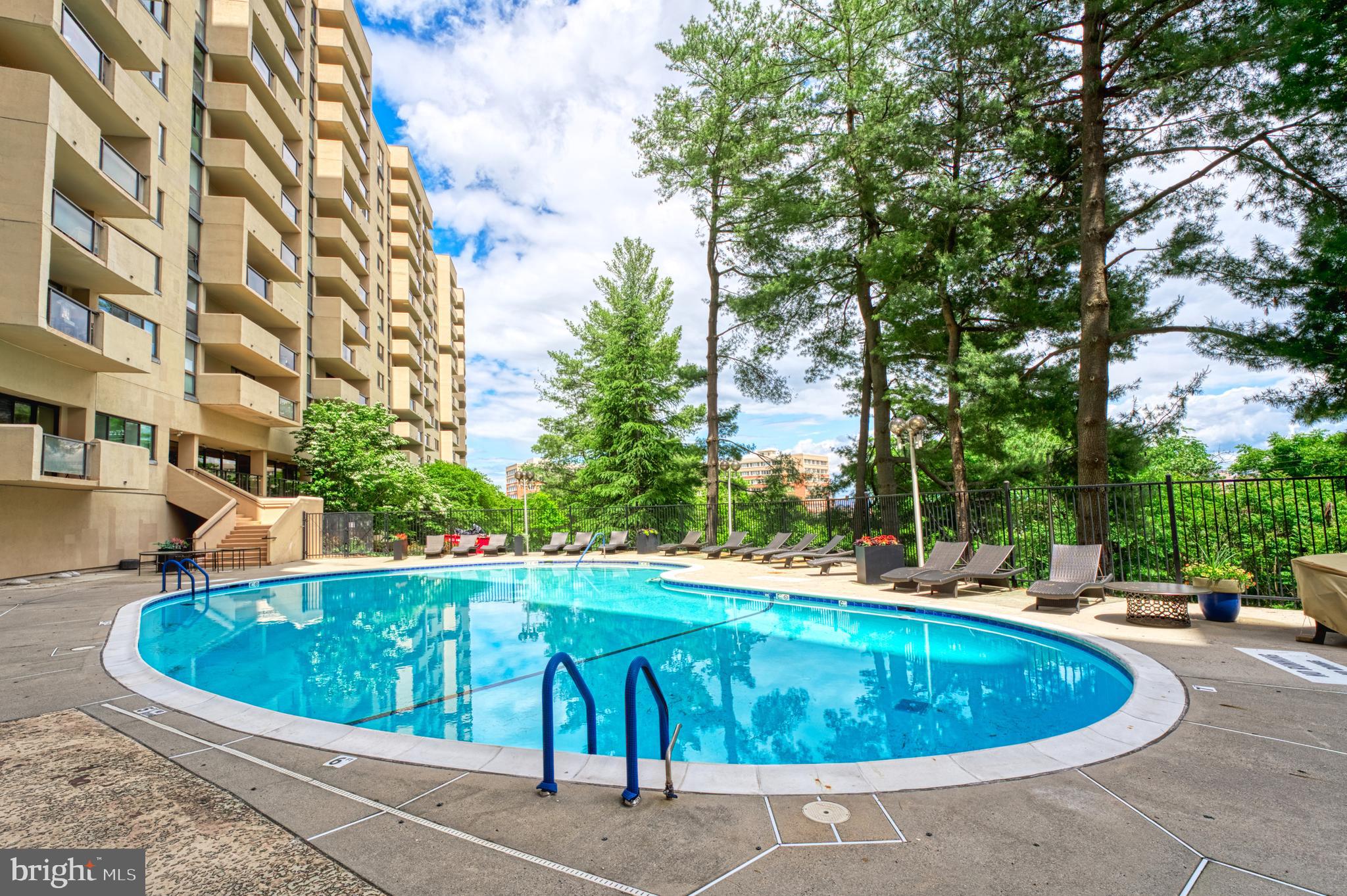 1101 South Arlington Ridge Road, Unit 616 Arlington, VA 22202 - Photo 56 of 57 Community Pool