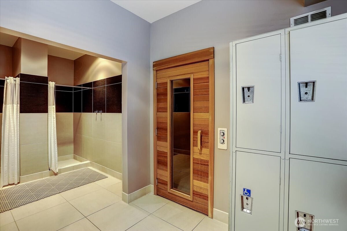 900 Lenora Street, Unit W106 Seattle, WA 98121 - Photo 31 of 40 a view of elevator