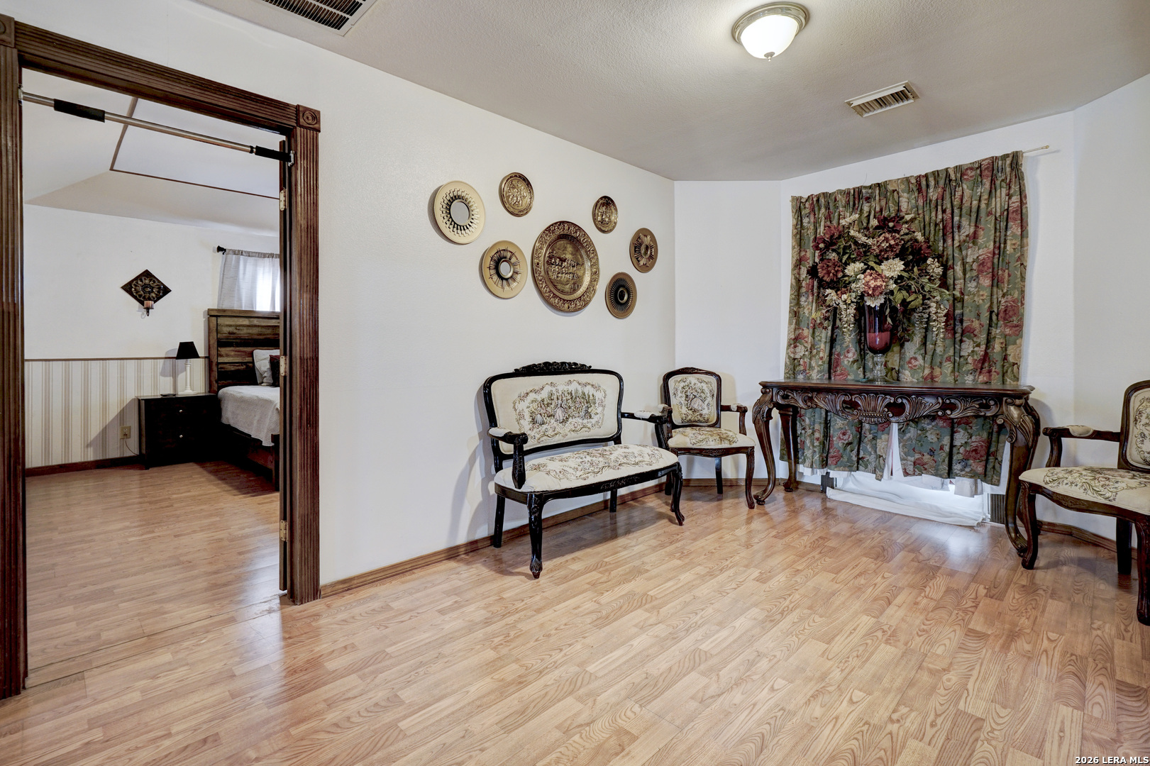 309 South Rolling Oaks Lane San Antonio, TX 78253 - Photo 22 of 43 a view of a workspace with furniture and wooden floor