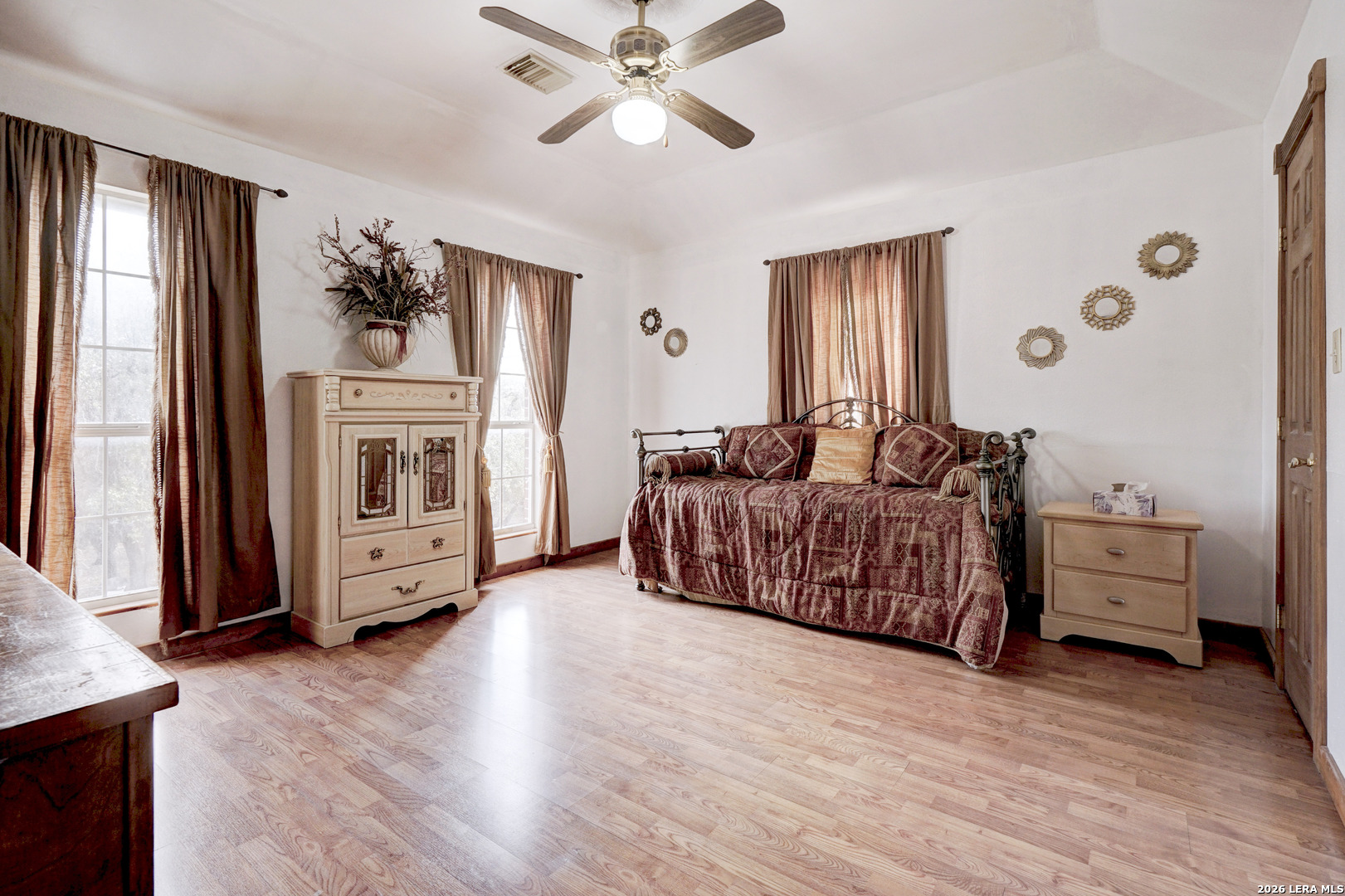 309 South Rolling Oaks Lane San Antonio, TX 78253 - Photo 30 of 43 a living room with furniture and a window
