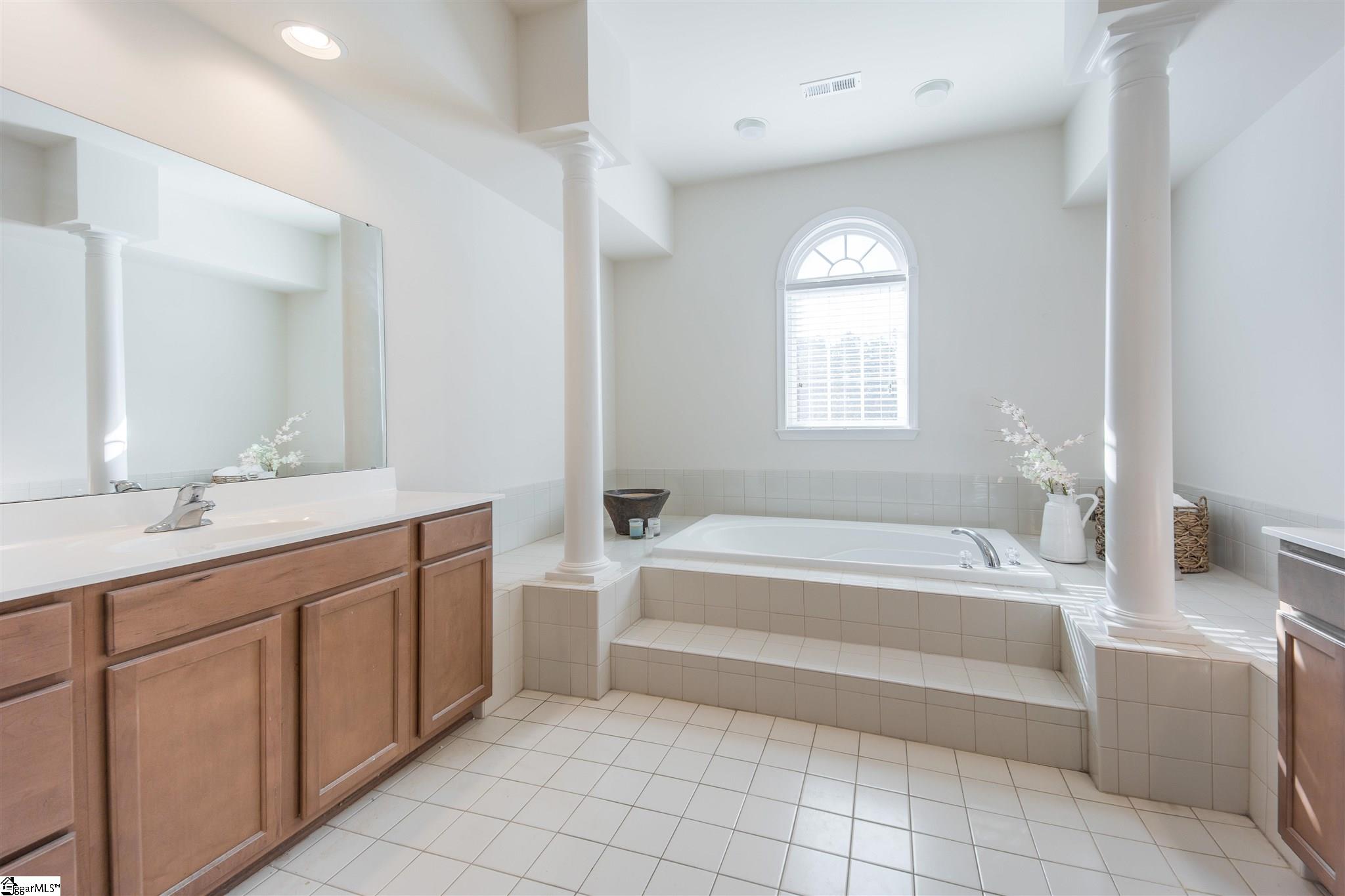 19 Hydrangea Way Simpsonville, SC 29681 - Photo 29 of 36 Gallery Image 29