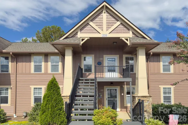 $229,900 | 1104 Deermouse Way, Hendersonville, NC 28792