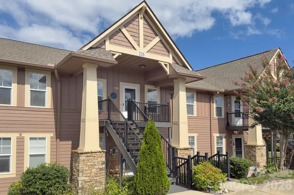 $229,900 | 1104 Deermouse Way, Hendersonville, NC 28792